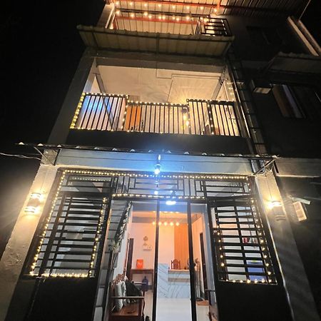 Eighty8 Tourist Inn Корон Екстер'єр фото