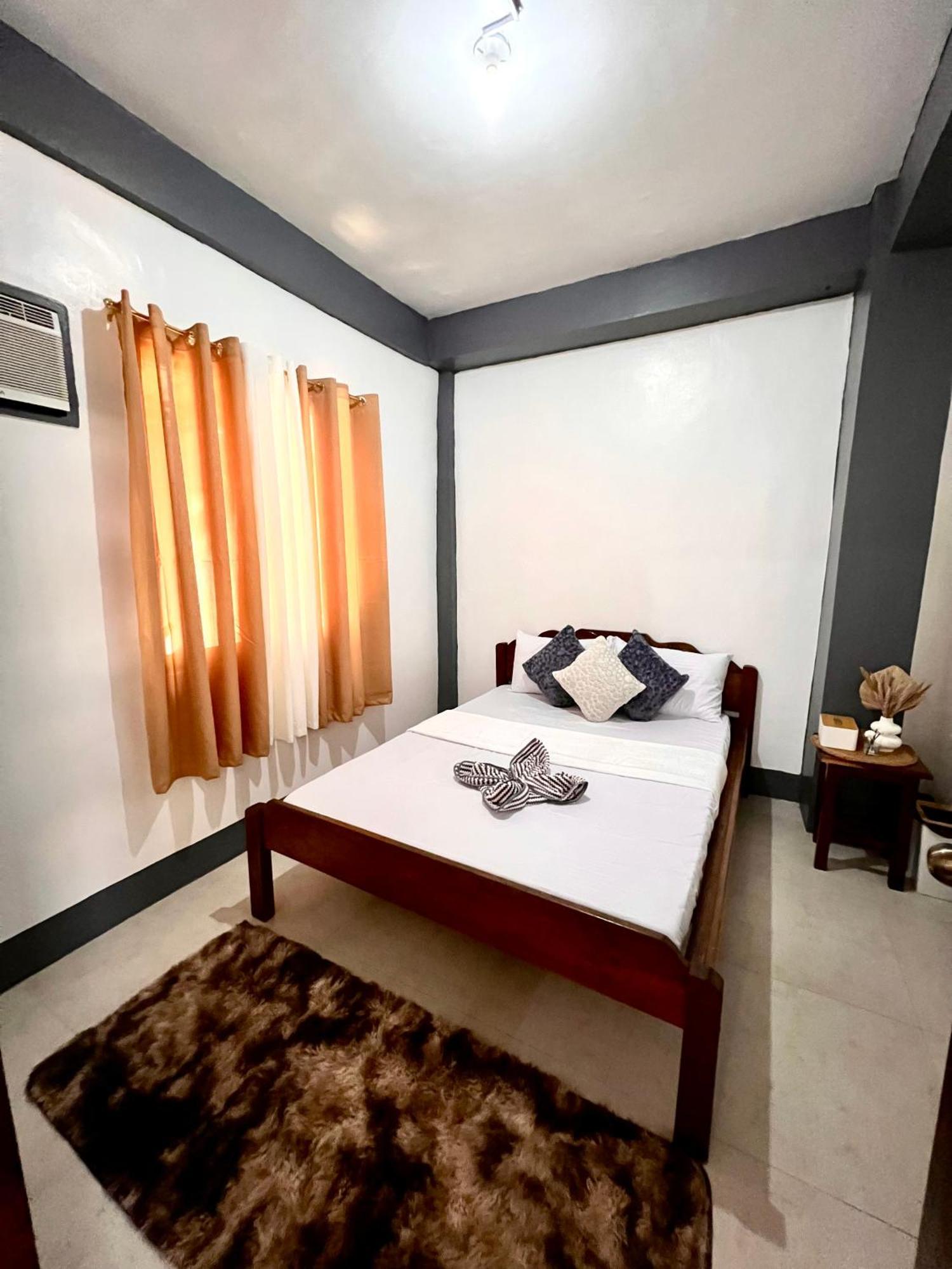 Eighty8 Tourist Inn Корон Екстер'єр фото
