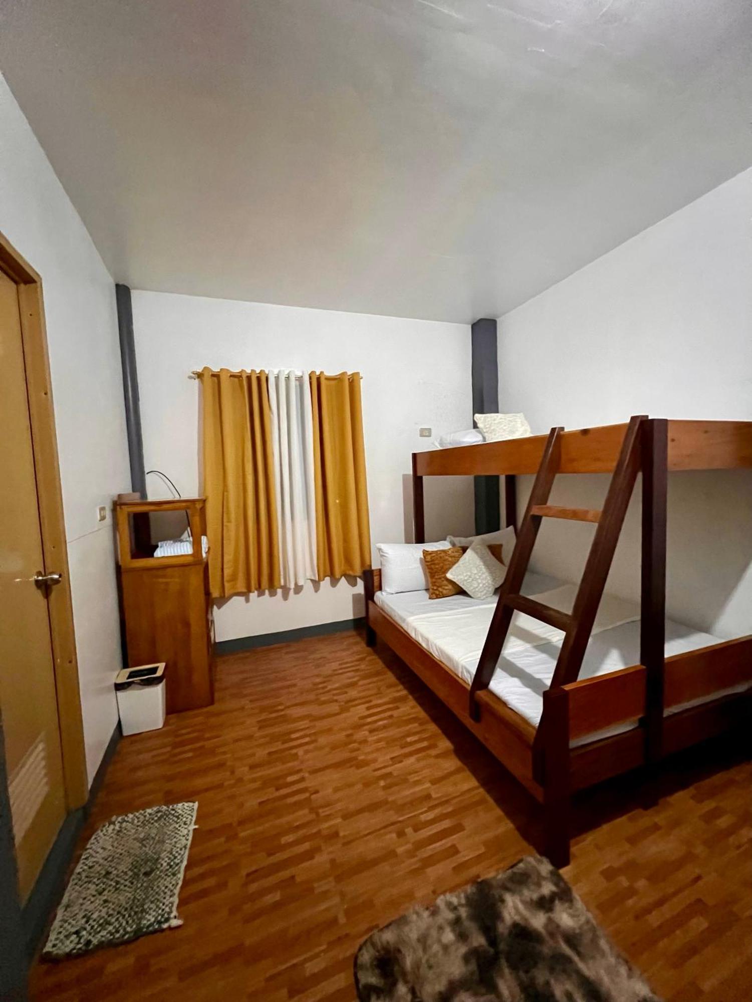 Eighty8 Tourist Inn Корон Екстер'єр фото